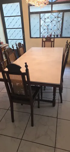 Mesa clássica do início da década de 70