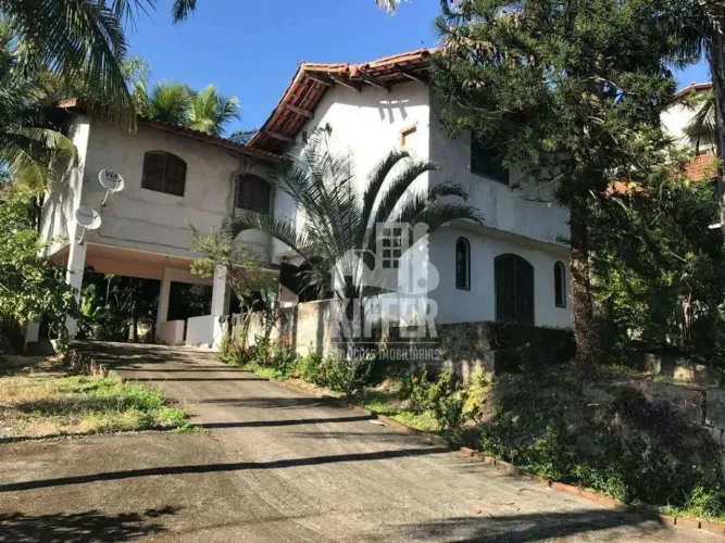 Casa com 4 quartos à venda, 300 m² por R$ 850.000 - São Lourenço - Niterói/RJ.