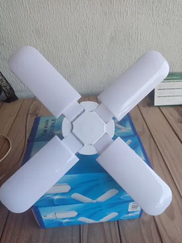 LAMPADA LED SUPER BRANCA