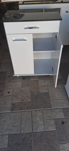 Armário Branco com Gaveta e Prateleiras