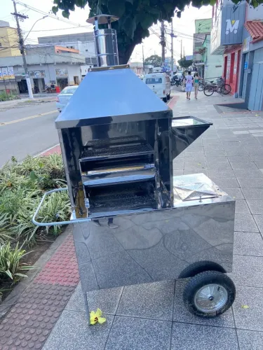 Carrinho de churrasquinho completo