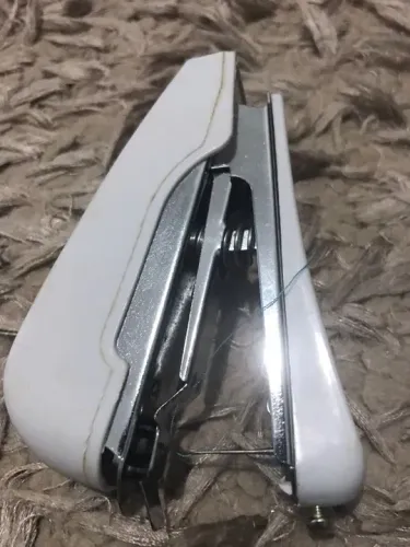 Maquina de Costura Manual