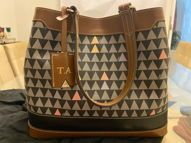 Bolsa Schutz Triangle - Design Exclusivo