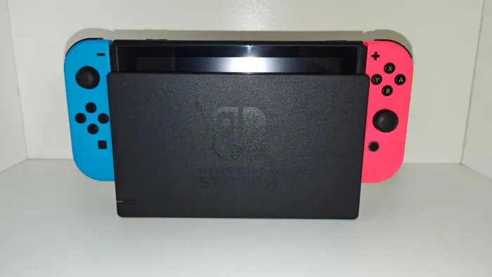 Console Nintendo switch V2 neon