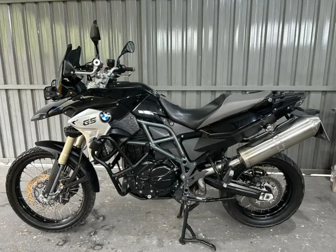 F800 triple black 