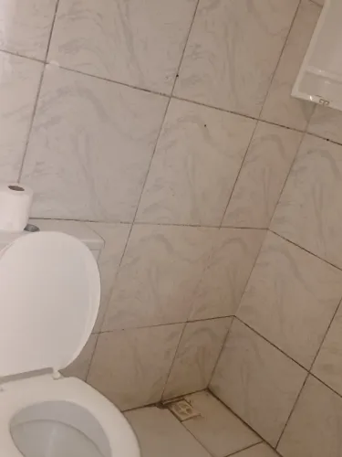 Vende-se três casas Sala, cozinha Americana banheiro e um quarto 