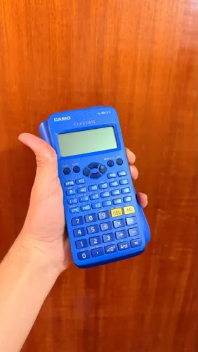 Calculadora Científica Casio fx-82LA X Classwiz - Azul