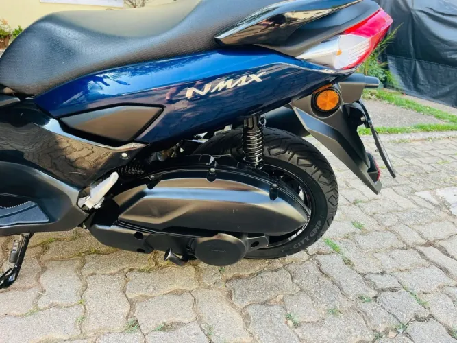 Moto nmax unica dona revisada pela yamaha