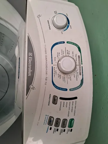 Máquina de lavar roupas 12Kg da Eletrolux