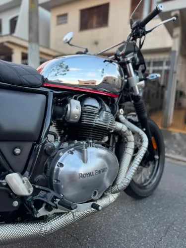 Moto impecável