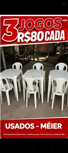 Mesas e cadeiras