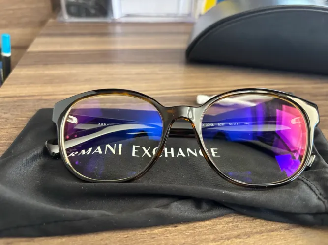 Óculos ARMANI EXCHANGE - Modelo AX 3040L (Usado)