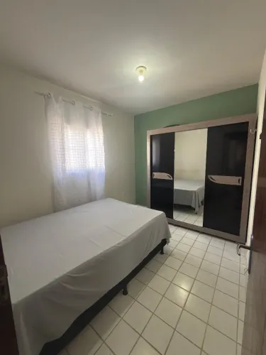 Alugo quarto (para mulheres) no Bessa