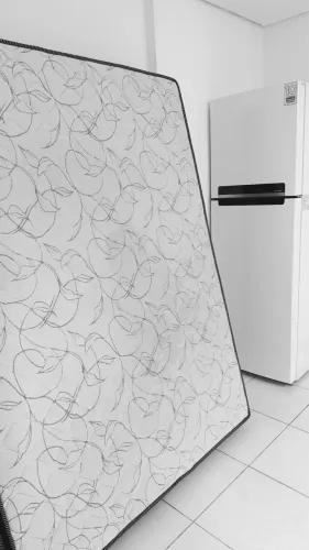 COMBO IMPERDÍVEL - Geladeira + Cama Box | Apenas 8 meses de uso | R$ 2.200