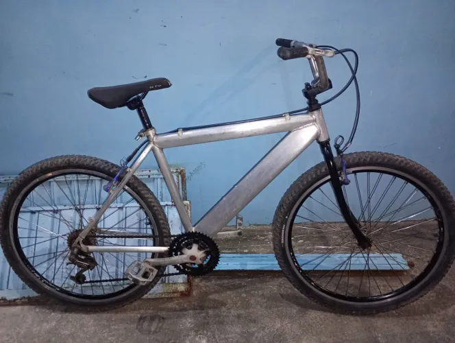 Bicicleta aro 26 quadro de alumínio jante aero rolamento raios inox