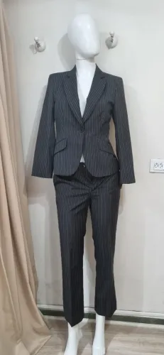 Terno Feminino Risca de Giz (Blazer + Calça)