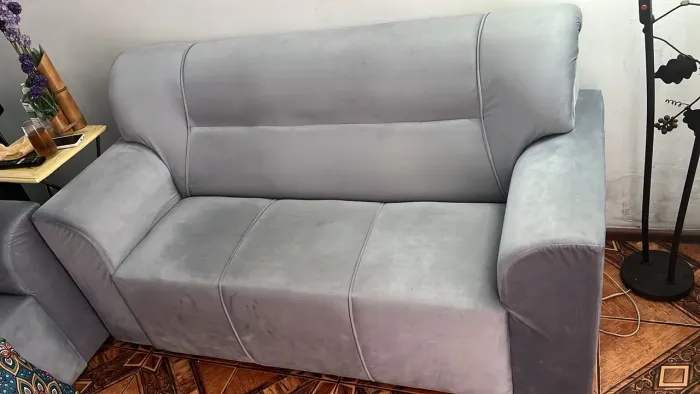 2 sofás