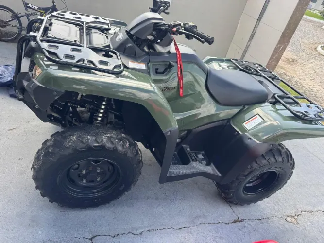 Vendo quadriciclo Honda muito novo
