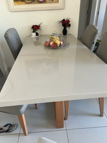Mesa com 6 cadeiras