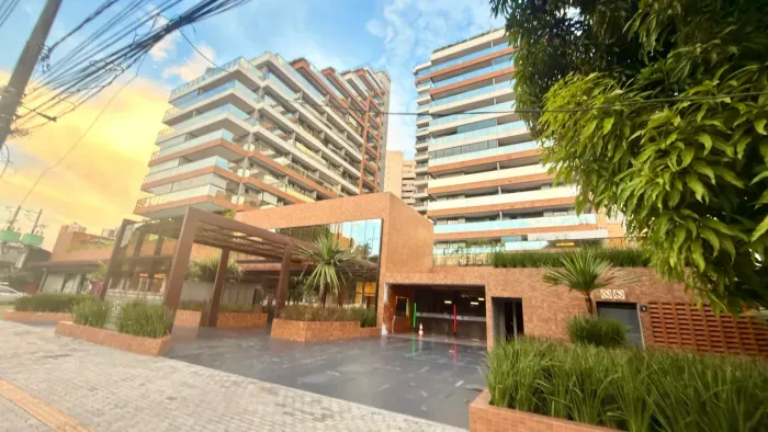 Apto BATISTA CAMPOS 2/4 uma suite duas vagas