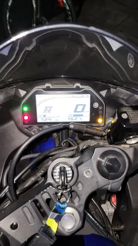 Yamaha R3 linda unico dono (baixa km)