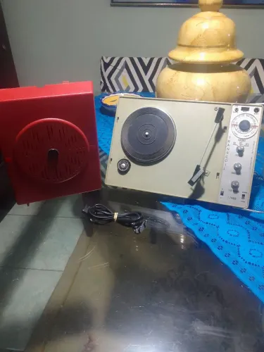 Toca disco vitrola antiga