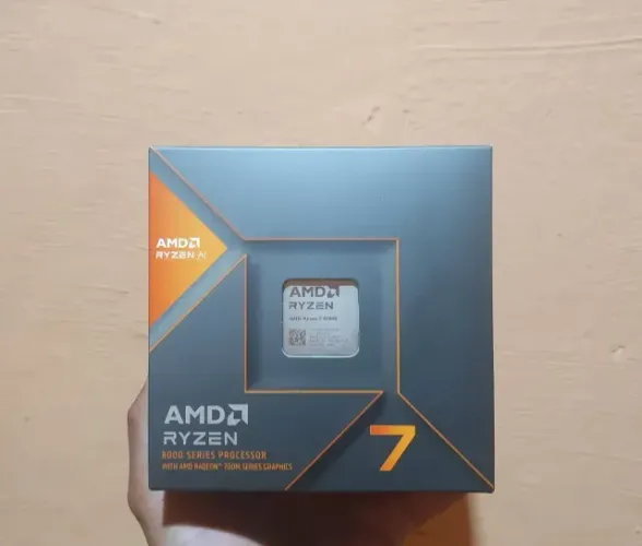 Ryzen R7 8700G AM5 NOVO/LACRADO
