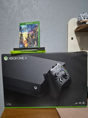 Xbox One X 1tb + 2 Jogos