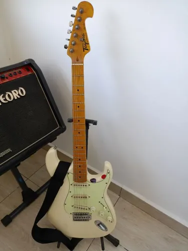 Guitarra Tagima 530