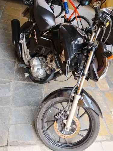 Moto Fan preta 160