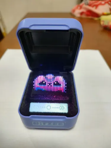 Brinquedo infantil eletrônico Bitzzee