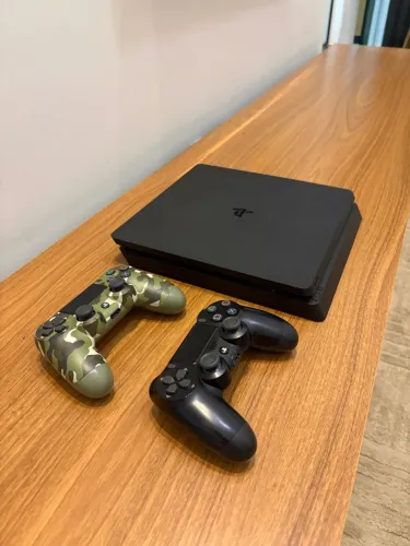 PlayStation 4 Slim - 02 CONTROLES