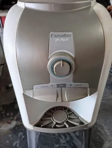 Bebedouro elétrico Esmaltec 110 v