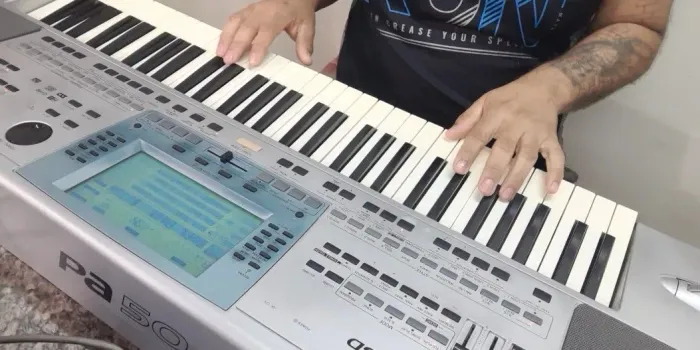 Teclado Korg Pa50 SD 