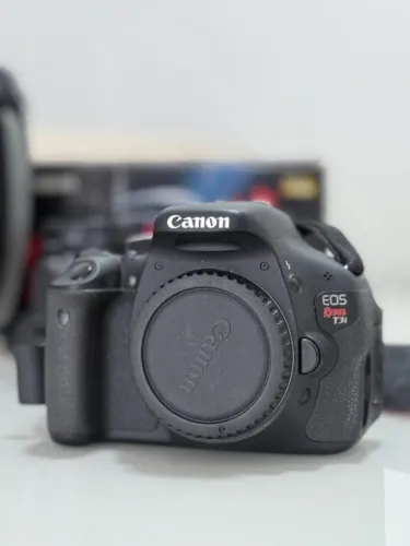 Canon EOS Rebel T3i - Excelente Estado | Completa e Pronta para Usar