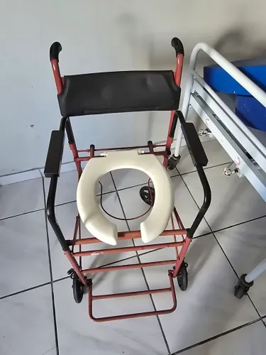 Cadeira de Banho.