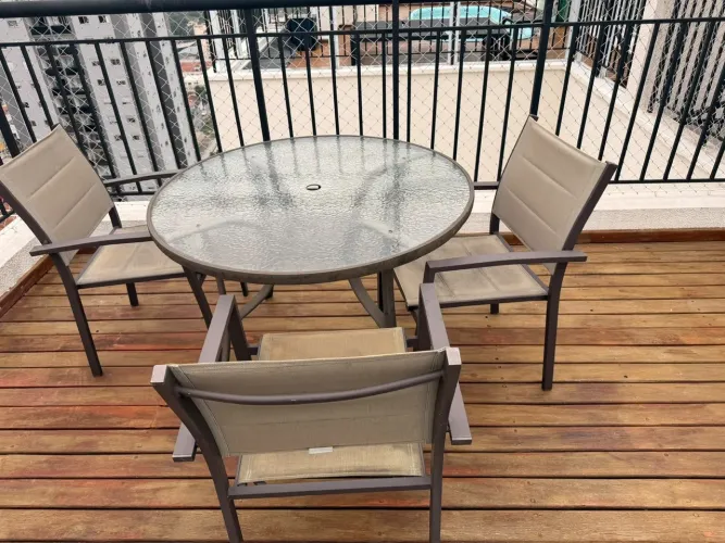 Conjunto Mesa e Cadeiras para área externa