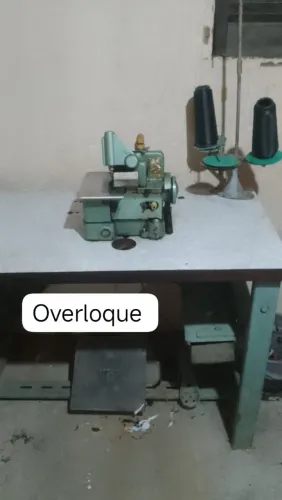 Máquina de costura overloque