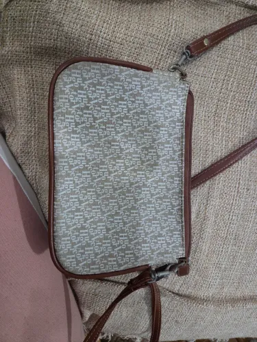 Bolsa feminina marca - Vitor Hugo 