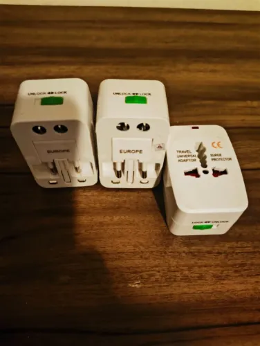 Kit 3 Adaptador de tomada Uk Europa Asia Brasil Australia Londres Usa - Envio pela OLX Pay