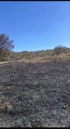 Lote plano em condomínio Esmeraldas