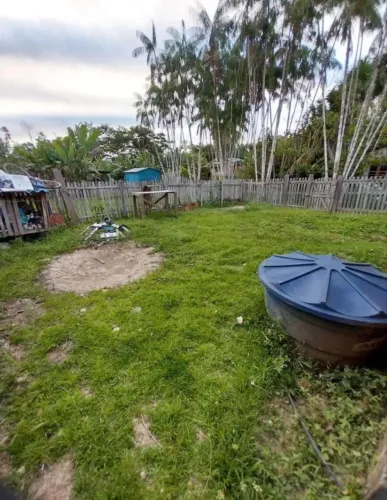 Terreno com Casa a venda em Outeiro