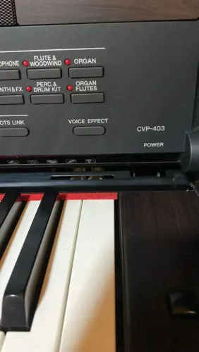 Clavinova CVP403 SEMI NOVA 