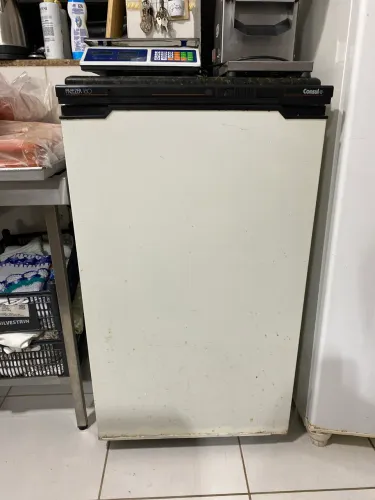 Cônsul Frezer 180