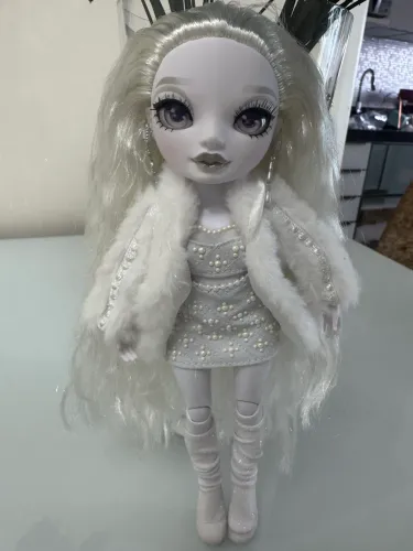 Boneca Rainbow High/ Shadow High Natasha