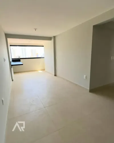Apartamento à Venda com 03 Quartos, Andar Alto e Nascente em Manaíra