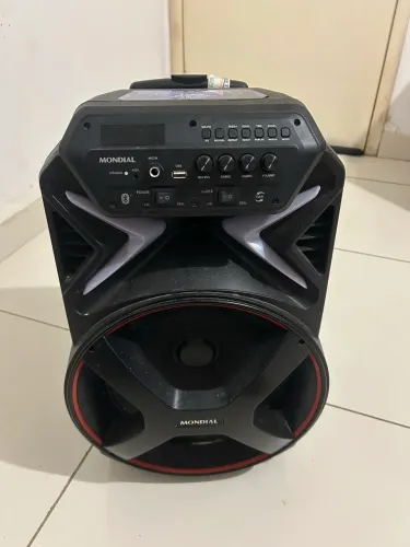 VENDE-SE CAIXA DE SOM MUNDIAL CM400