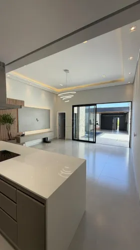 Casa à venda na Vila Nipônica em Bauru SP com 3 quartos, sendo 1 suíte, armários, fotovolt