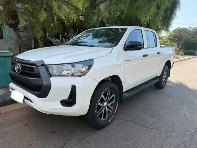Toyota Hilux CD 4X4 2.8 Diesel Mec. 2024