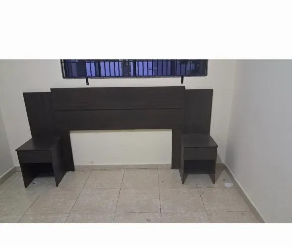 Vendo cabeceira com 2 criados mudo